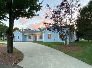 87 Blossom Rd, Braintree, MA 02184