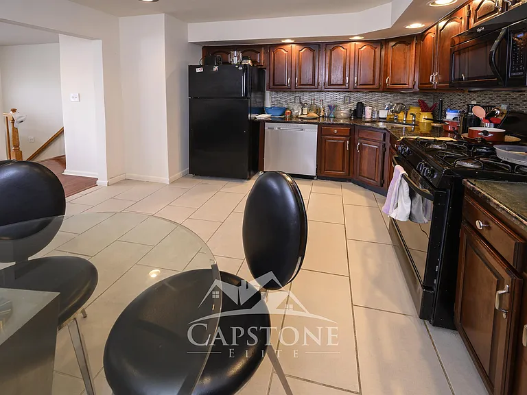 67 Vaughan Dr #1 — Photo 6
