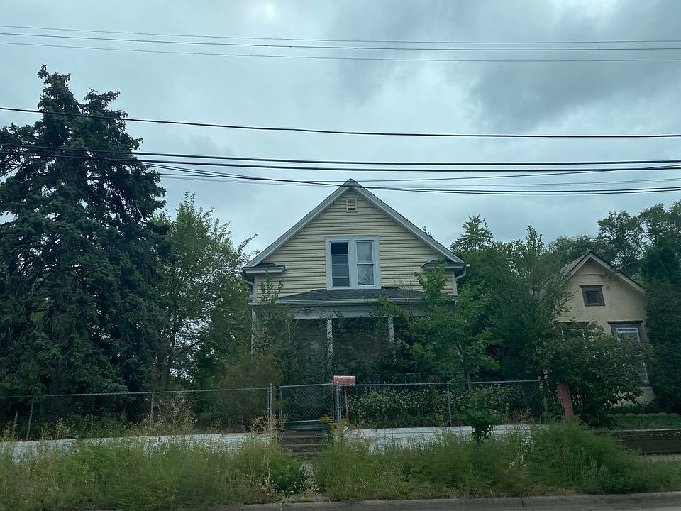 1st image of 628 20th Ave NE