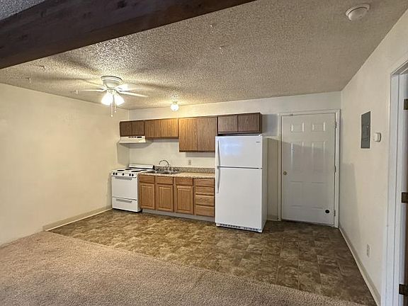 3rd image of 148 Prickett Ln APT 8