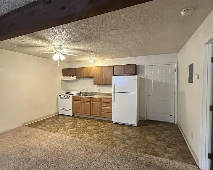 148 Prickett Ln #8 — Photo 3