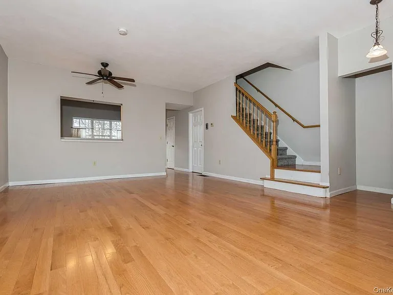 52 Schenck Ave — Photo 8