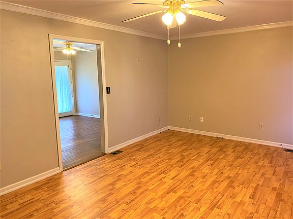 5th image of 154 Susie Dr