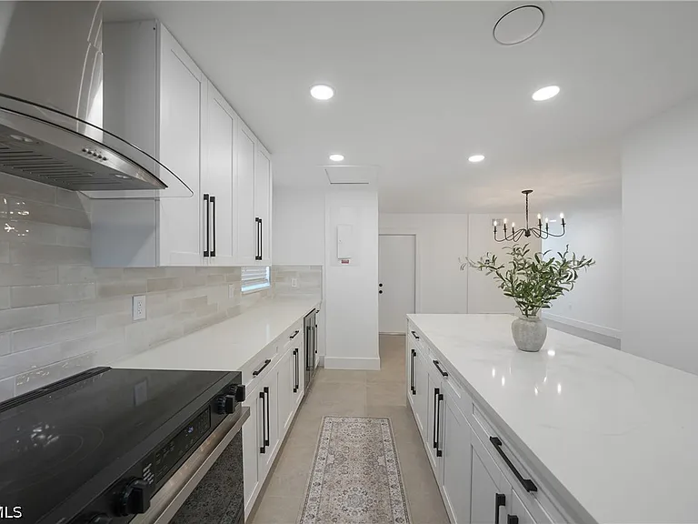 27381 Voyageur Dr — Photo 5