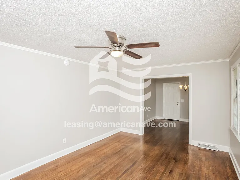 3677_004_living_room_12846473.jpg