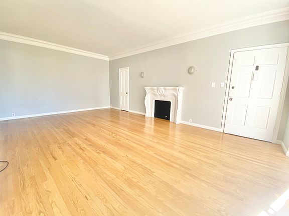 3rd image of 1443 N Hayworth Ave #1/2