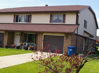 314 Creekside Dr #B, Bloomingdale, IL 60108