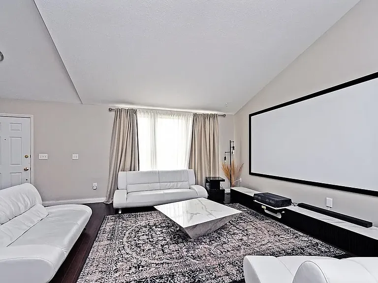 7545 Hyatts Ln — Photo 3