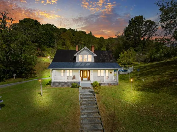 3809 Blue Grass Trl, Saltville, VA 24370