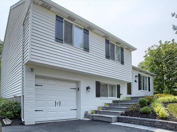 4th image of 571 Dartmouth St