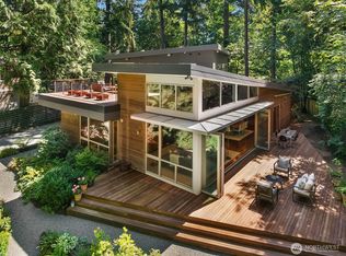 2716 107th Avenue SE, Beaux Arts, WA 98004