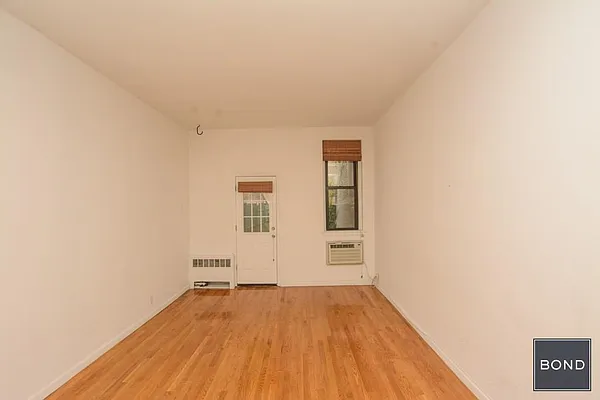 Rented by Bond New York | media 10