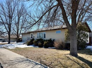 821 University Ave, Williston, ND 58801