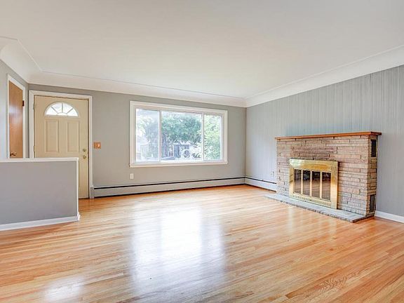 3rd image of 4523 Thomas Ave N