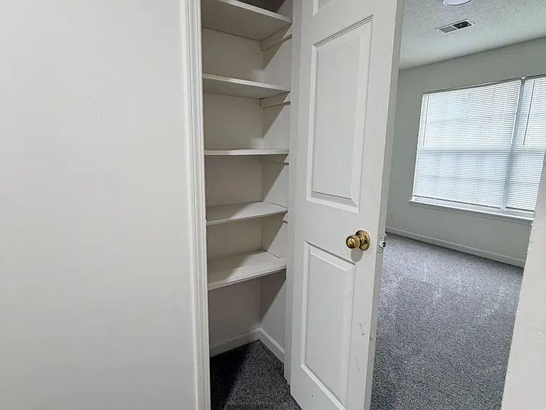 442 Stanley Ave — Photo 13