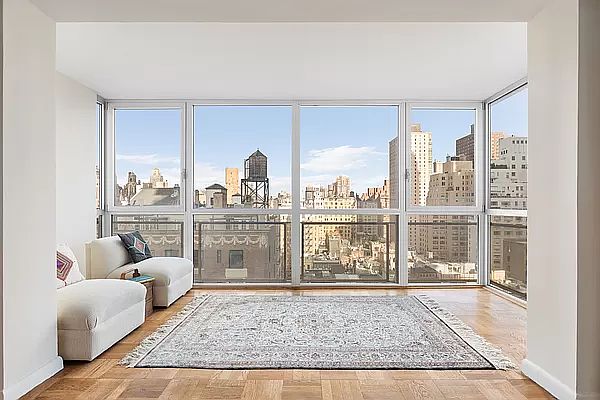 1st image of 150 E 69th St APT 15F