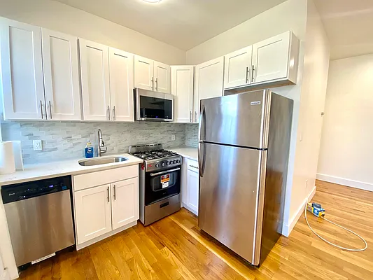 Rented by Lang Realty LLC | media 14