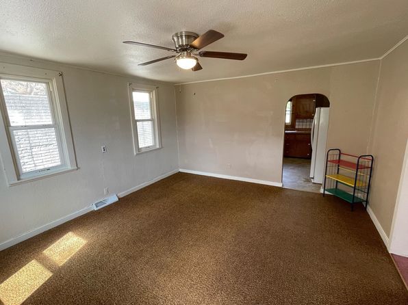 814 S Bluff St, Guttenberg, IA 52052