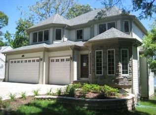 W233 Froest Llane, Mundelein, IL 60060