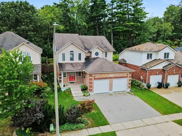 15 Sim Ct, Cambridge, ON N1S 5B1