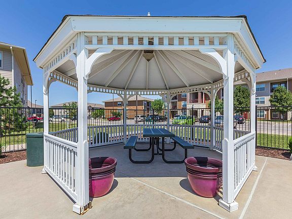 Charming Outdoor Gazebo at Inwood Crossings Apartments in Wichita, KS