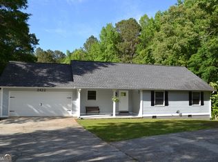 2422 Happy Valley Cir, Newnan, GA 30263