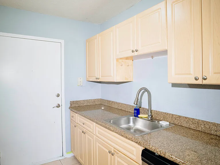 Kitchen right