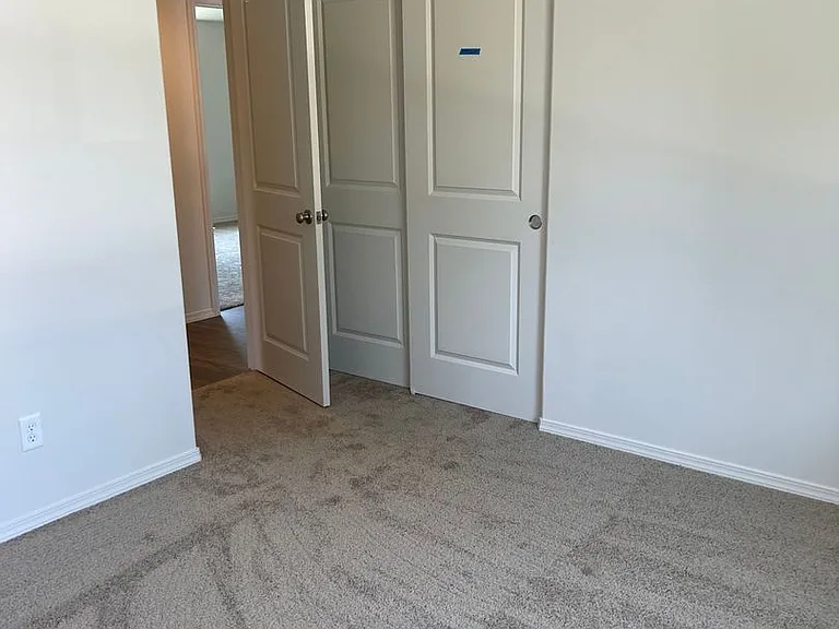 1608 Zoe Ave — Photo 6