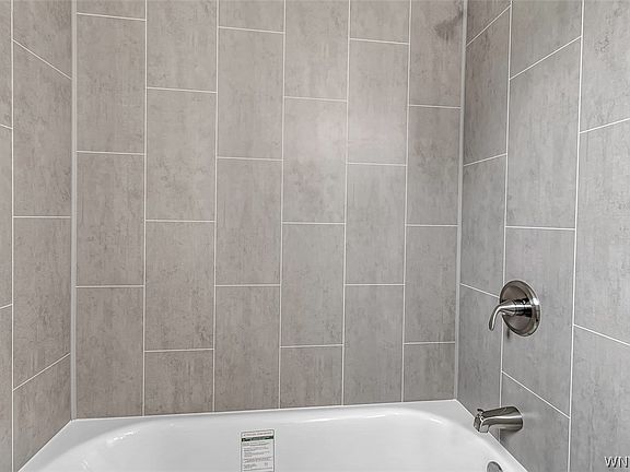 5th image of 70 Madaline Ln