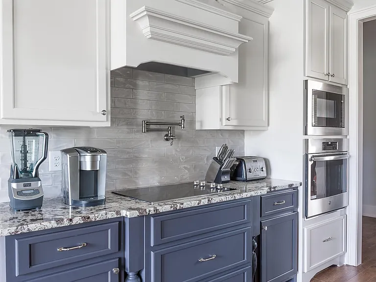 902 Abingdon Cv — Photo 16