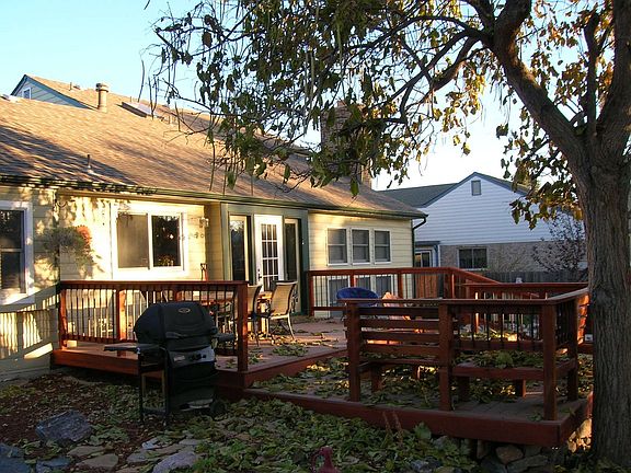 New 600 ft2 Trex/redwood lighted deck