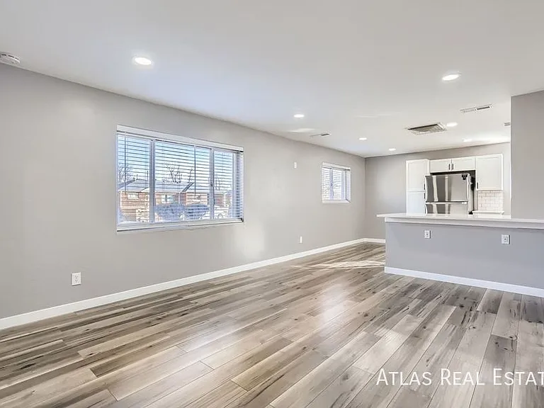 1620 Phoenix Ct — Photo 3