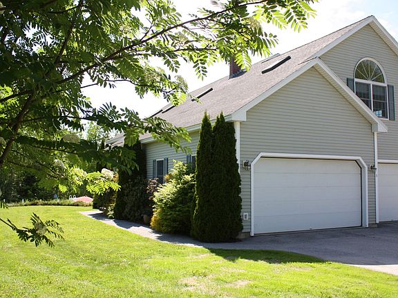 6-lasalle-outside-driveway