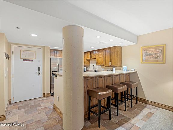 5th image of 1485 Empire Ave #215