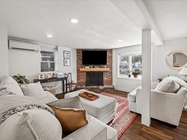 22 Chilton St #1, Plymouth, MA 02360