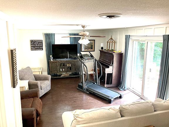 5th image of 2717 Utah Dr