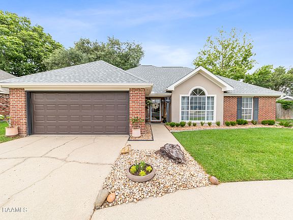 2nd image of 111 Doncaster Cir