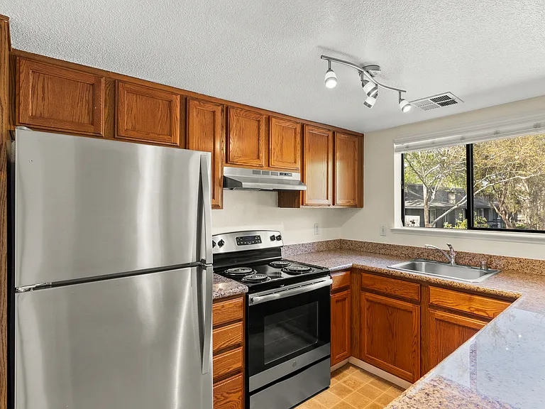 Sycamore Green Apartments — Photo 65