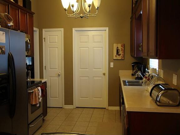 5th image of 2715 Creek Bend Ct