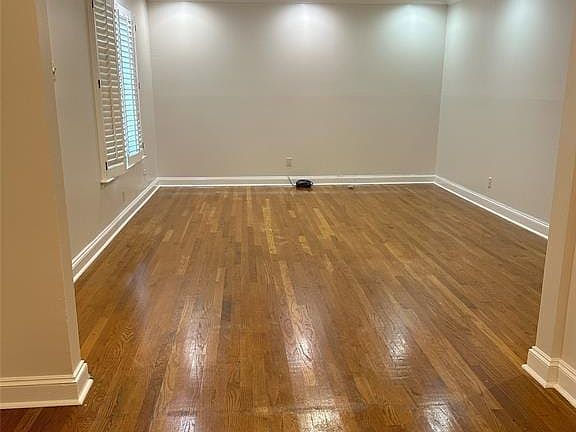 2nd image of 4206 Newton Ave APT 102