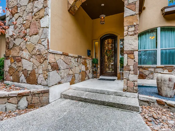 100 Charles Rd, Terrell Hills, TX 78209