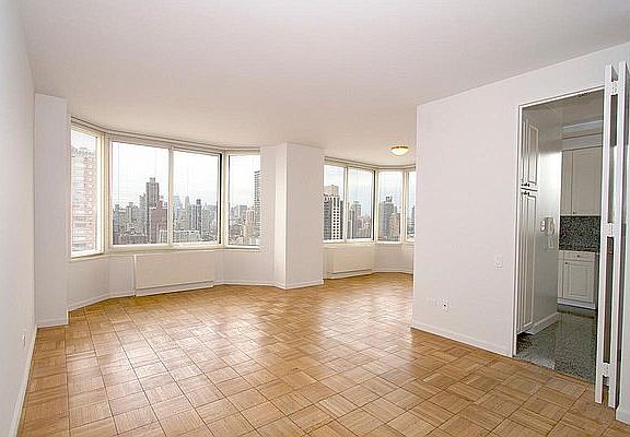3rd image of 1775 York Ave APT 26B