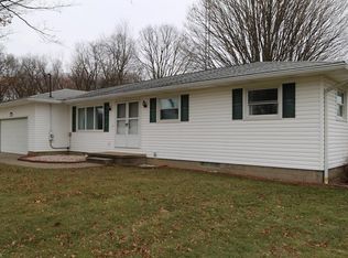 1530 Whitehall Dr, Mogadore, OH