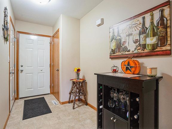 3rd image of 3620 Banar Dr SW Unit E