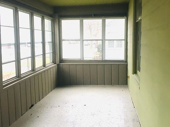 3rd image of 758 W Dale Ave