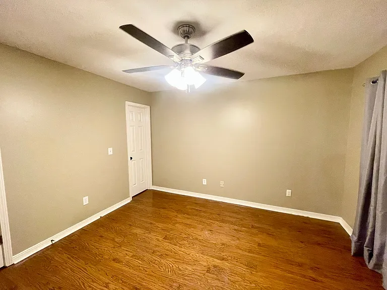 503 Brookstone Dr — Photo 9