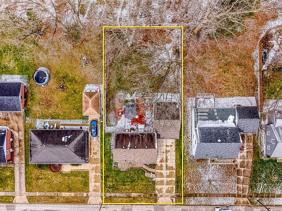 3rd image of 72 Pinehurst Rd