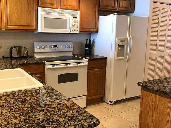 5th image of 806 Mystic Dr Unit 403