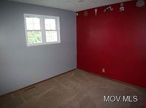 5th image of 912 Naish Ave