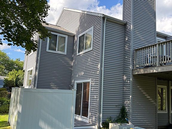 2nd image of 5 Autumn Ln Unit 5
